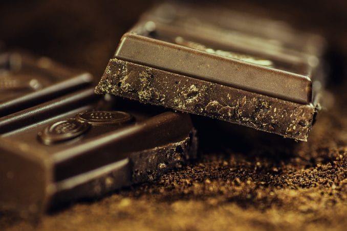 Švajcarska čokolada ubuduće i svetlucava, u bojama duge, a bez dodatnih sastojaka 1