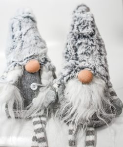 Švedski "zli" Deda Mraz sve popularnija novogodišnja dekoracija 2