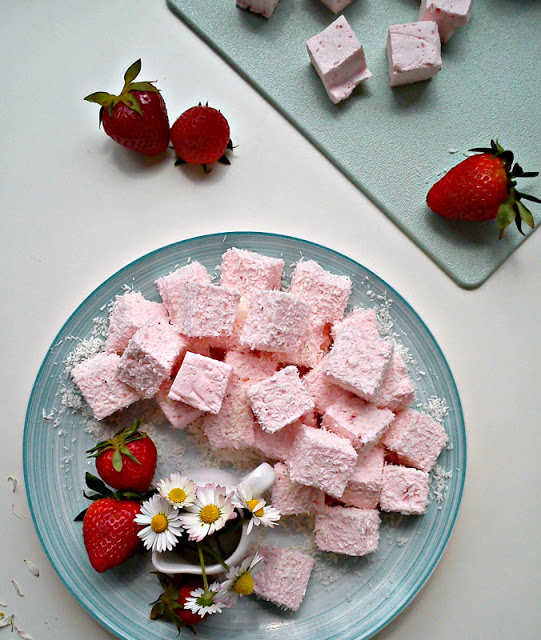 Recept nedelje: Penaste bombone sa jagodama (marshmallow) 3