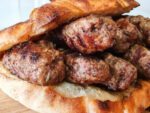 cevapi-po-originalnom-receptu:-recept-za-cuveni-srpski-specijalitet-kome-cete-se-uvek-vracati