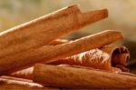 (recept)-pet-napitaka-s-cimetom:-poboljsavaju-opce-zdravlje,-ubrzavaju-metabolizam-i-pomazu-kod-mrsavljenja