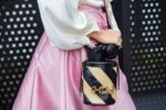ovog-proleca-ce-se-nositi-satenske-midi-suknje:-sofisticirane-su,-elegantne-i-udobne,-a-mi-smo-za-vas-pronasli-najlepse-komade