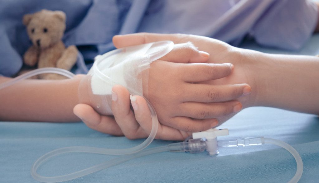 jeziva-smrt-decaka-(6)-na-porodicnom-odmoru:-otisao-je-samo-po-sok,-a-onda-je-usledila-tragedija