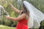 ovako-se-proslavlja-razvod:-amerikanka-napravila-festu,-palila-stare-stvari,-pa-sve-objavila-(video)