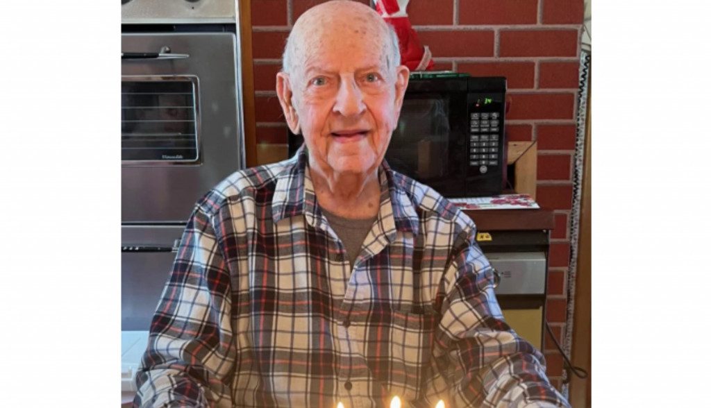 deka-koji-je-doziveo-svoj-109.-rodjendan,-deli-tajnu-svoje-dugovecnosti:-sve-je-jako-jednostavno,-ova-prosta-stavka-je-najbitnija!