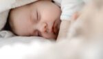 "mora-hitno-da-ode":-mama-prodaje-sedmomesecnog-sina-na-fejsbuku-i-svi-smo-zanemeli-od-soka