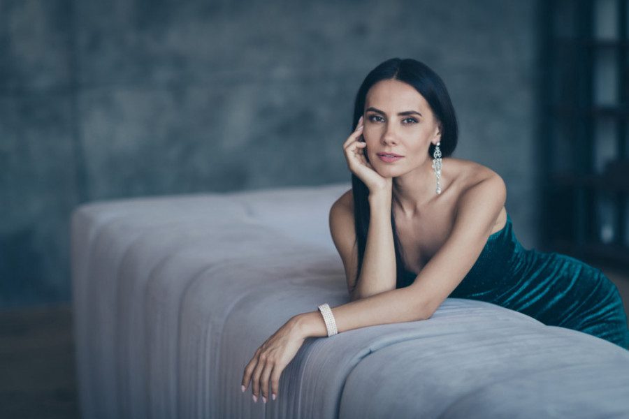 "ja-sam-trofejna-zena,-on-mi-sve-placa":-udala-se-bogatog-i-25-godina-starijeg-muza-i-sad-se-hvali-kako-trosi-njegov-novac "ja-sam-trofejna-zena,-on-mi-sve-placa":-udala-se-bogatog-i-25-godina-starijeg-muza-i-sad-se-hvali-kako-trosi-njegov-novac