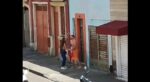 uhvatila-ga-u-prevari-sa-drugom-zenom:-ljubavnica-snimljena-kako-bezi-u-donjem-vesu,-a-on…-(video)