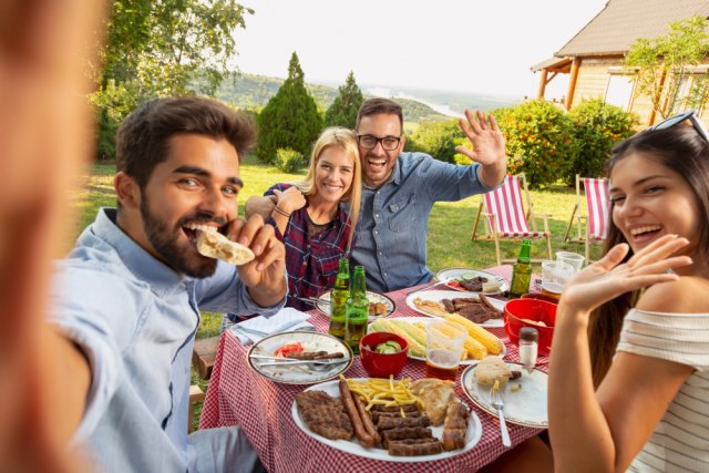 kako-u-jednoj-reci-izgleda-vikend-svakog-horoskopskog-znaka:-rakovi-su-dosadni,-strelcevi-mamurni,-a-ribe-placljive!