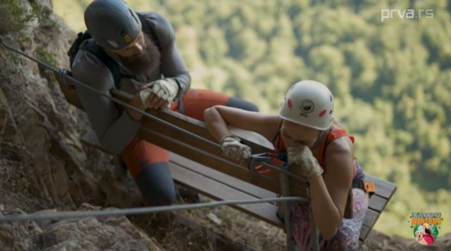 nasa-poznata-glumica-krenula-u-veliki-izazov,-a-onda-je-strah-ucinio-svoje!-jelena-u-suzama-nad-liticom:-“to-mi-je-strasno!…”-(foto/video)