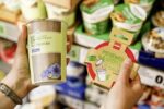 lizete-jogurt-s-poklopca-case?-evo-zasto-je-ta-navika-opasna-za-zdravlje