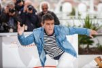 antonio-banderas-o-infarktu-koji-je-doziveo:-“to-mi-je-bilo-poslednje-upozorenje!”-posle-srcanog-udara-iz-korena-promenio-zivot-i-evo-sta-je-uradio