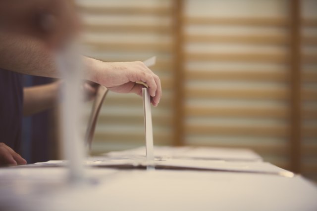 objavljene-prve-projekcije-ipsos/cesid-na-parlamentarnim-izborima