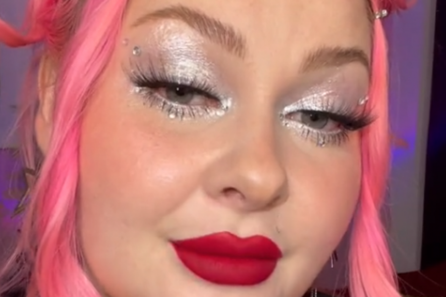 "icy-makeup"-je-sakupio-preko-3-miliona-pregleda-na-tiktoku:-vrtoglavo-popularnom-trendu-nije-odolela-ni-hejli-biber,-a-evo-i-zasto!