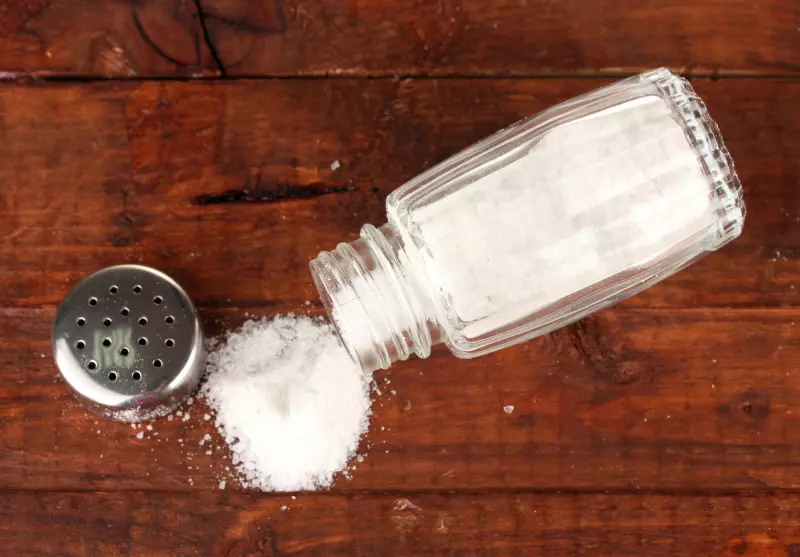 kako-puno-soli-u-prehrani-utjece-na-oci-i-zdravlje?