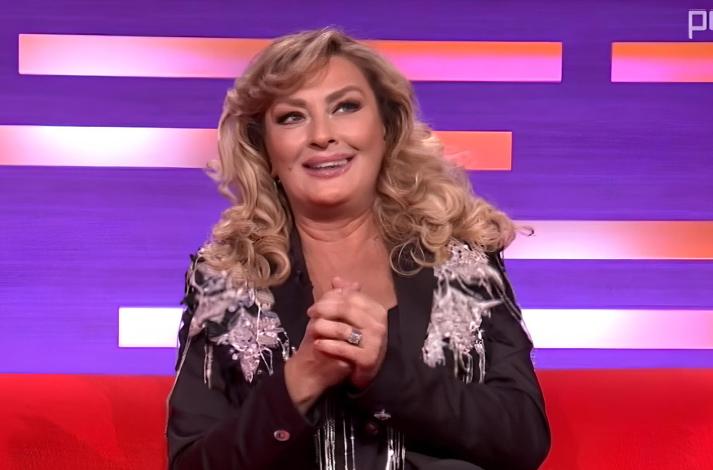 sneki-proglasena-pevacicom-godine-–-uruceno-joj-je-prestizno-priznanje-u-rumuniji:-trudila-sam-se-karijeru-da-gradim-bez-skandala!-(video)