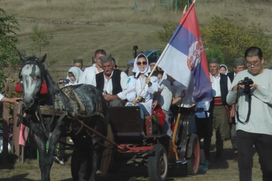 koliko-srbi-stavljaju-u-kovertu-na-svadbama:-"ako-ne-mogu-da-plate,-neka-je-na-prave"