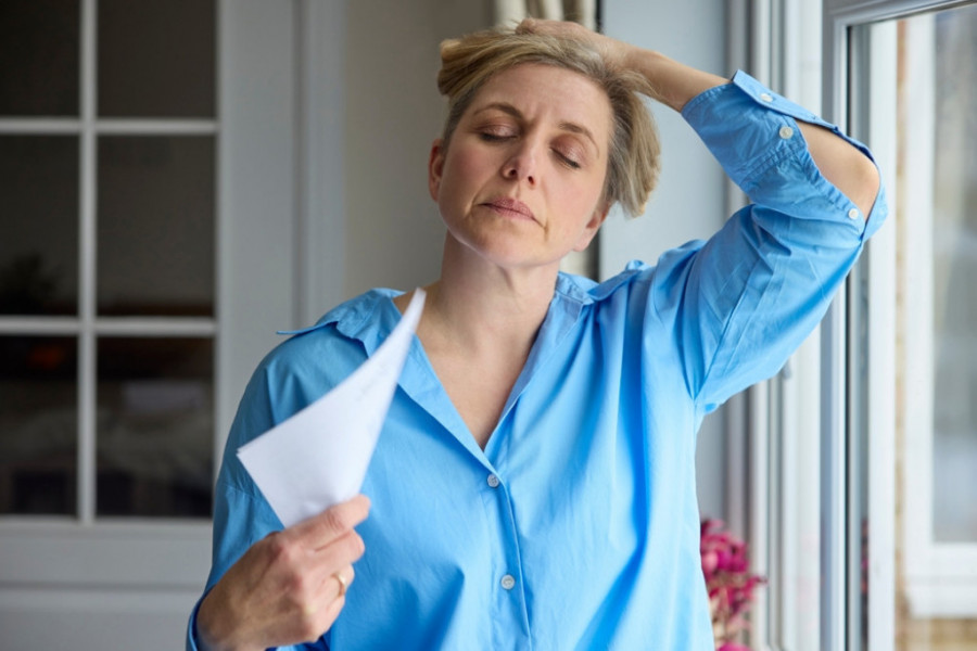naucnici-otkrivaju:-zene-koje-u-menopauzi-pate-od-talasa-vrucine-imaju-veci-rizik-da-razviju-ovu-bolest