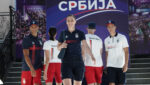 predstavljena-modna-kolekcija-olimpijskog-tima-srbije-za-igre-u-parizu-–-evo-kako-ce-izgledati-nasi-sportisti-tokom-takmicenja-(video)
