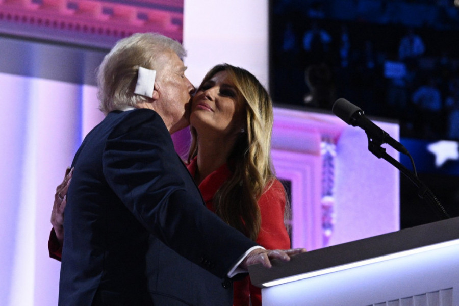 amerika-se-ovome-nije-nadala:-melanija-tramp-sa-54-godine-grmi,-promenila-stil,-kosu,-zube,-a-i-ponasanje